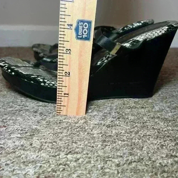 Thalia Slip On Sandles Size 10M Black Leather/ NWOB - Picture 4 of 6